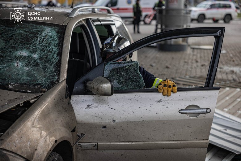 РФ завдала удару по Сумах: постраждали люди, влучення по АЗС