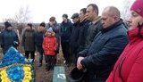 Бойца 17-й ОТБ Евгения Петрова, погибшего в 2014 году в Иловайском котле, перезахоронили в Попасной. ФОТО