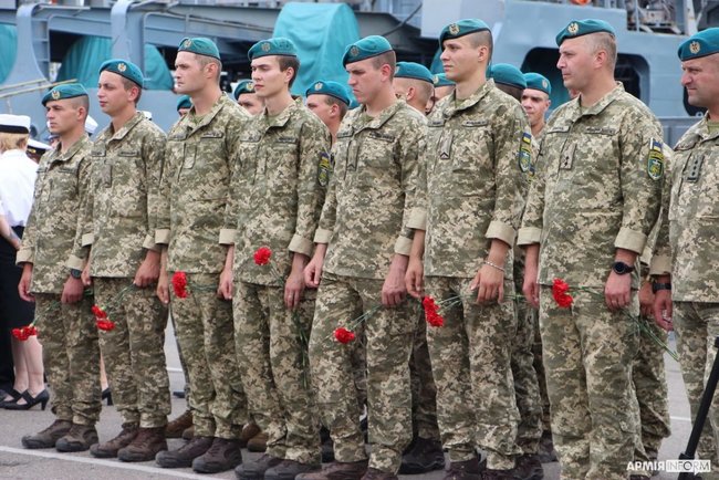 Стелу загиблим військовим морякам відкрили в Одесі 03