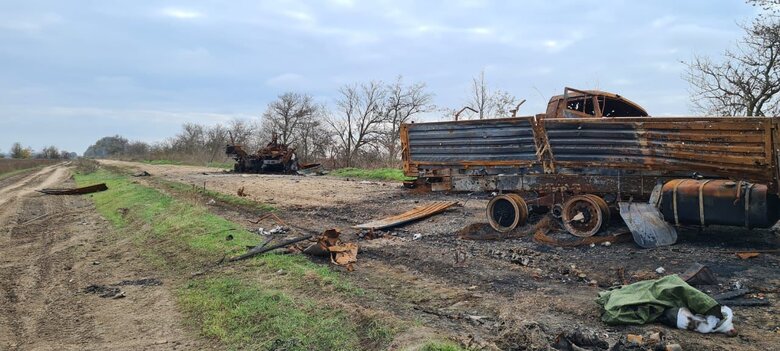 Russians abandoned bodies of dead Chechens during retreat from Kherson region 10 Russians abandoned bodies of dead Chechens during retreat from Kherson region 10