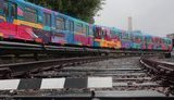 метро разрисованный состав