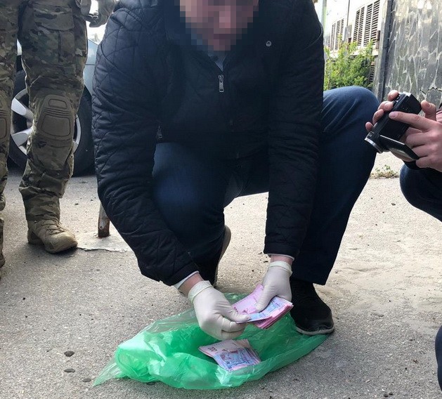 На Херсонщині співробітники Національного природного парку Нижньодніпровський попалися на хабарі 25 тис. грн, - СБУ 01