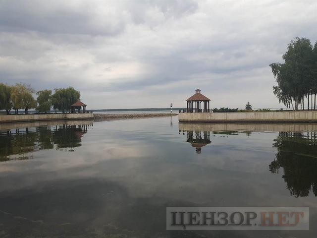 Hunting home of fugitive president Yanukovych: trophy from Lukashenko and guards shooting club 19 Hunting home of fugitive president Yanukovych: trophy from Lukashenko and guards shooting club 19
