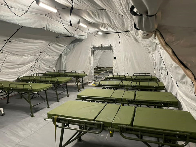 Американські лікарі розгорнули біля Львова польовий госпіталь 06
