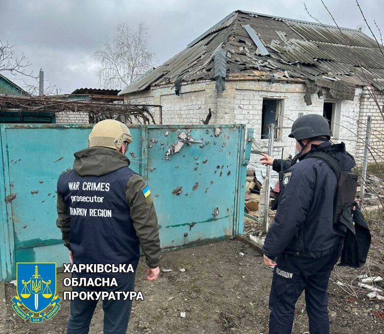 Последствия обстрела Купянска: повреждены дома и хозяйственные постройки 01