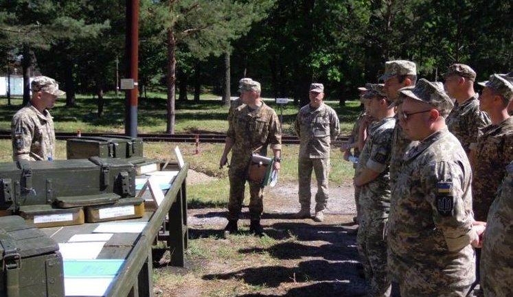 Генштаб ЗСУ посилює охорону арсеналів, баз та складів. ФОТОрепортаж