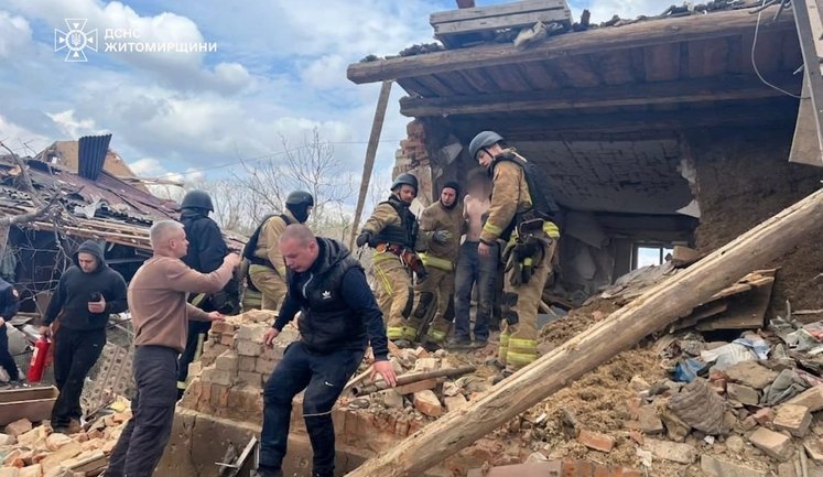 Ворог завдав ракетно-дронового удару по Житомирщині: одна людина загинула, десятеро постраждалих. ФОТОрепортаж (оновлено)