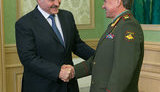 Лукашенко попросил у России вооружение для "укрепления обороны Союзного государства"