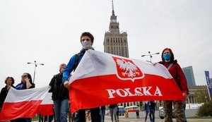 Польща послабила карантин, там відкрили ТЦ і музеї