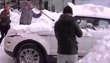 Водители внедорожников объединяются в "освободительные движения" - бесплатную альтернативу МЧС и коммунальщикам. ВИДЕО