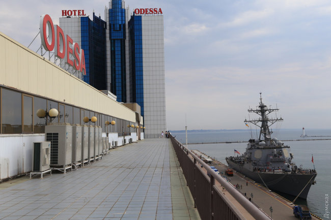 В Одесу прибув американський ракетний есмінець USS Porter DDG-78 04 В Одесу прибув американський ракетний есмінець USS Porter DDG-78 04