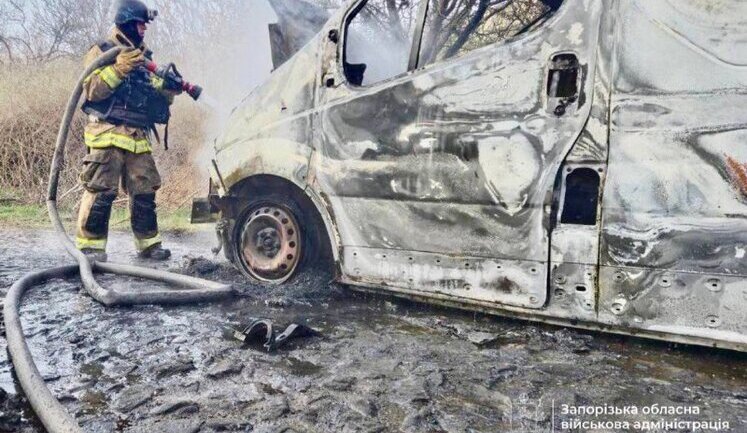 Окупанти двічі вдарили по Малокатеринівці Запорізької області, пошкоджено будинок та авто. ФОТОрепортаж