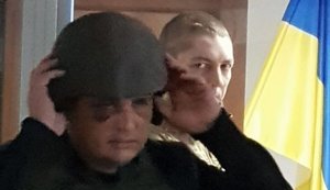 Екс-нардепа Шепелєва привезли в суд із підвищеними заходами безпеки - в касці і бронежилеті. ФОТО