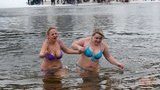 Как украинцы празднуют Крещение: купания в леденящей воде. ФОТОрепортаж