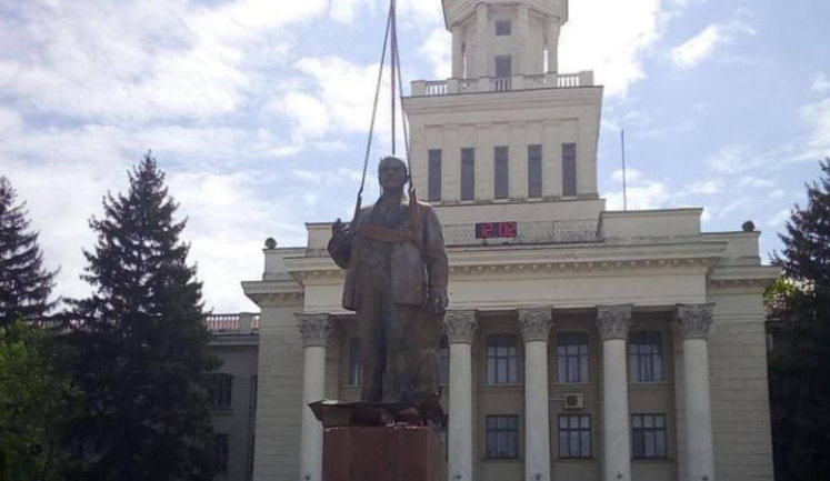 Russian occupiers erected monument to Lenin in Nova Kakhovka. PHOTO