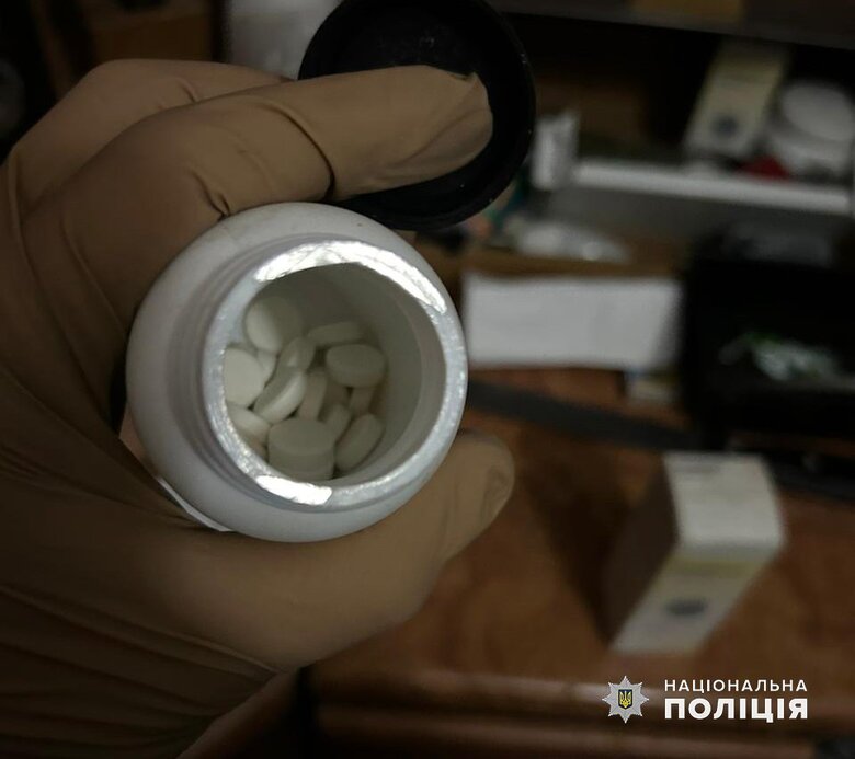 На Буковині ліквідовано канал контрабанди наркотичних лікарських засобів із мільйонними оборотами