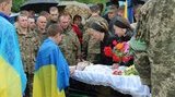 С воином 36-й ОБрМП Дмитрием Дашковцом, умершим в госпитале после ранения под Широкино, простились на Житомирщине. ФОТОрепортаж