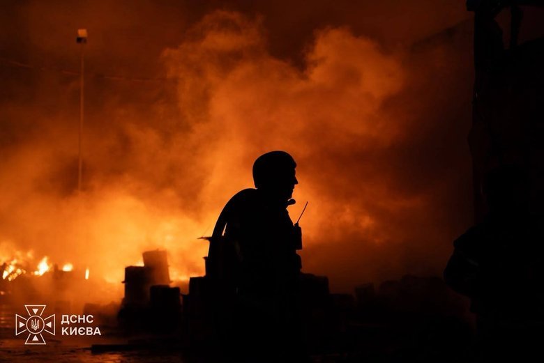 Ночная атака РФ: 2 погибших и 10 пострадавших в Киеве, удары в 8 областях