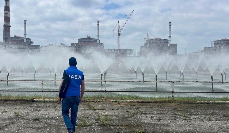 МАГАТЕ зафіксувало вибухи та дим поблизу Запорізької АЕС, - Гроссі
