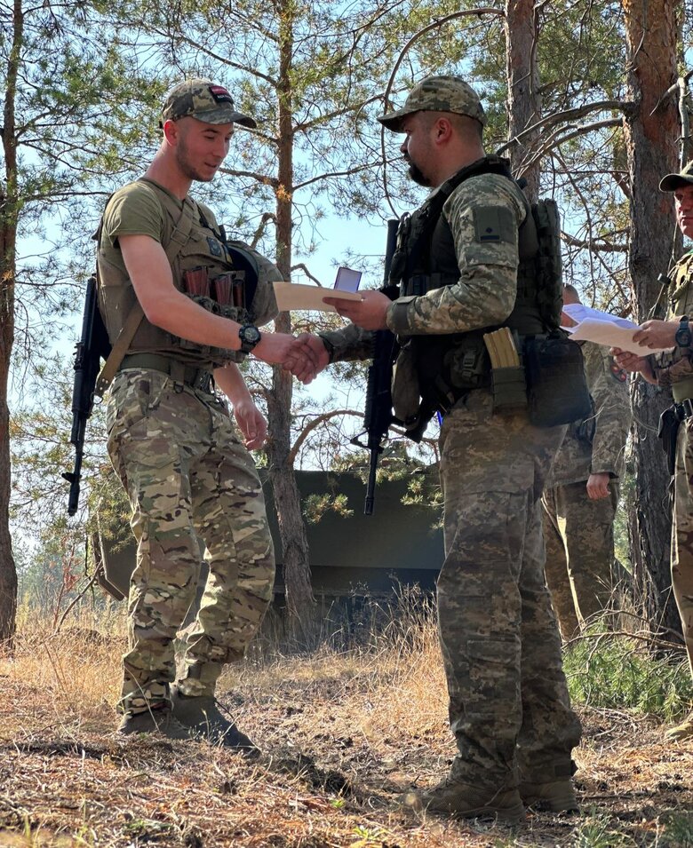 Нагородження воїнів 516 батальйону до Дня захисників і захисниць України 03