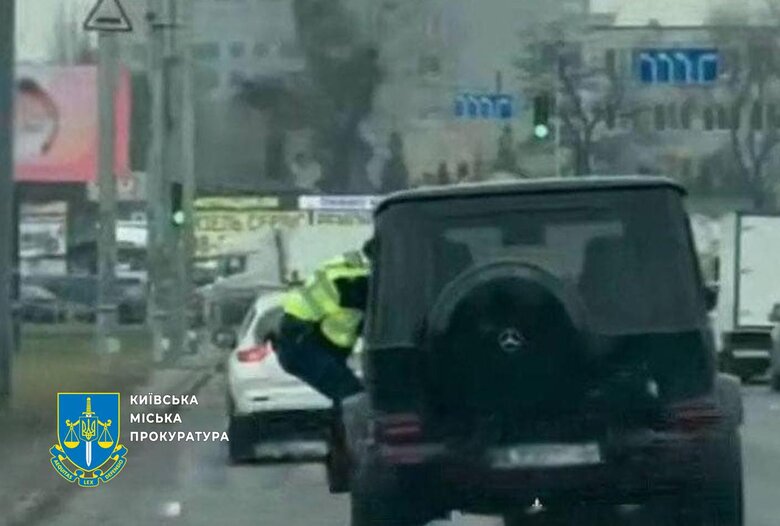 У Києві водій Mercedes проведе у СІЗО за опір поліції