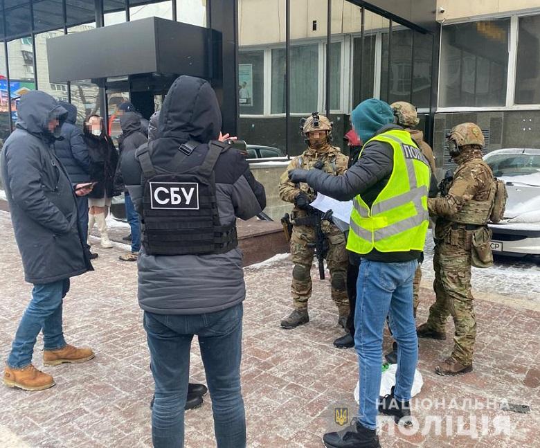 Затримано іноземця за вимагання у підприємця в Києві $1 000 000 неіснуючого боргу, - Нацполіція 01