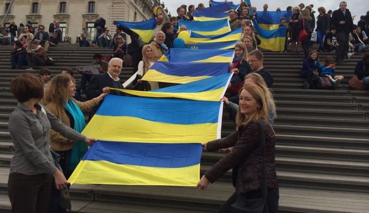 В Париже почтили память "Небесной сотни". ФОТОрепортаж