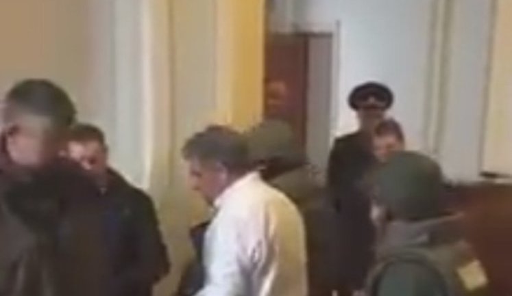 Видео задержания спецназом НАБУ судьи-взяточника Бурана в Раде. ВИДЕО