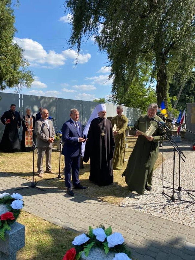 Обновленное кладбище воинов УНР открыли в Польше 05