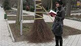 В Евпатории презентовали самую большую метлу в Украине. ФОТО.