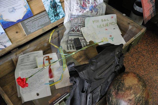 Виставка "Український Схід", присвячена АТО, відкрилася в Нацмузеї історії України у Другій світовій війні 40 Виставка "Український Схід", присвячена АТО, відкрилася в Нацмузеї історії України у Другій світовій війні 40