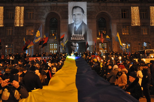 День народження Бандери в Києві відзначили смолоскипною ходою 12