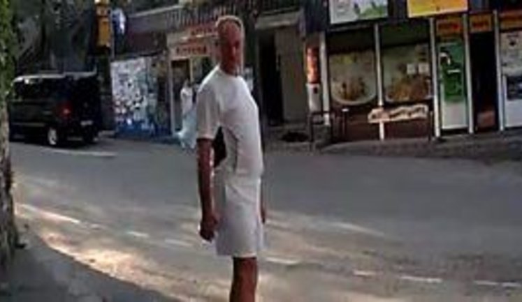 Соратник Януковича отобрал у людей парк в Крыму: "Это наша дорога!". ВИДЕО
