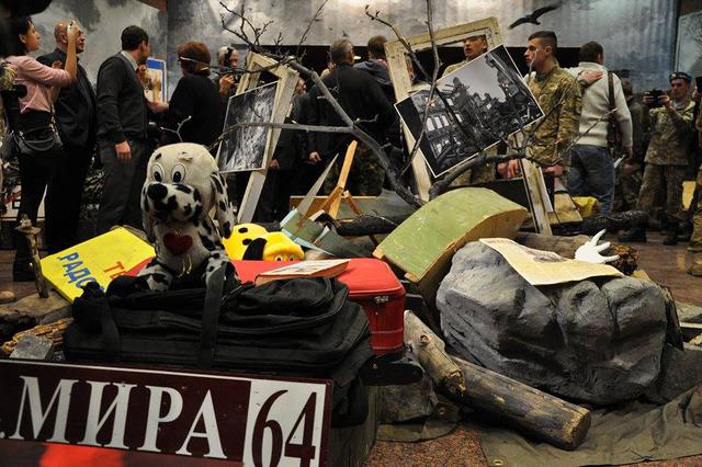 Виставка "Український Схід", присвячена АТО, відкрилася в Нацмузеї історії України у Другій світовій війні 27 Виставка "Український Схід", присвячена АТО, відкрилася в Нацмузеї історії України у Другій світовій війні 27