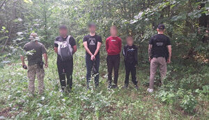Намагалися провести чоловіків до Румунії за 5 000 євро: на Буковині затримано неповнолітніх "провідників", - ДПСУ. ВІДЕО+ФОТО