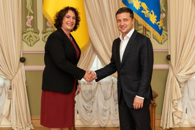 Zelenskyi receives credentials from ambassadors of European states 05