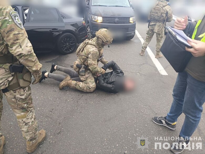 У Києві Нацполіція перекрила контрабандний канал постачання кокаїну