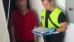 Несколько месяцев травил гражданскую жену ради ее денег и авто - столичные правоохранители задержали 67-летнего мужчину. ВИДЕО