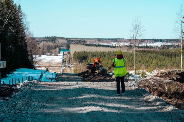 Фінляндія почала будувати паркан на кордоні з Росією 01 Фінляндія почала будувати паркан на кордоні з Росією 01
