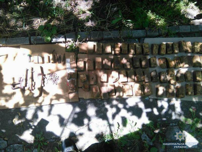 76-річна мешканка Краматорська добровільно здала 26 кг вибухівки, - Нацполіція 01