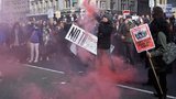 Туман Лондона рассеяли "фаеры" студентов: "консерваторы - сволочня - мы на подходе"! ФОТОрепортаж