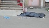 Молодая женщина выпрыгнула с шестого этажа в Соломенском районе Киева. ФОТО