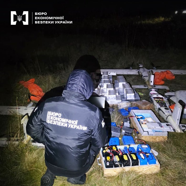 БЕБ знайшло новий канал контрабанди сигарет за допомогою БПЛА