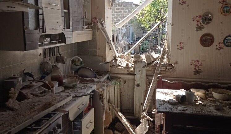 Наслідки ворожих обстрілів Херсонщини: поранено сімох людей. ФОТОрепортаж
