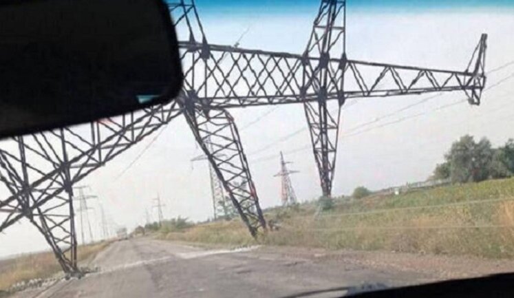 Power poles leading from Kherson Oblast to Crimea have fallen - Khlan. PHOTOS