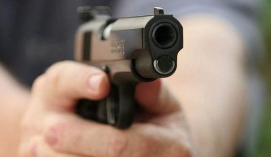У Києві після стрілянини затримали чоловіка з пістолетом