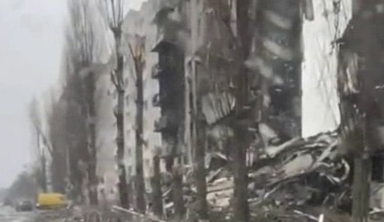 "От що прилетіло, щоб повністю знищити 9-поверховий будинок": Бородянка після "русского мира". ВIДЕО
