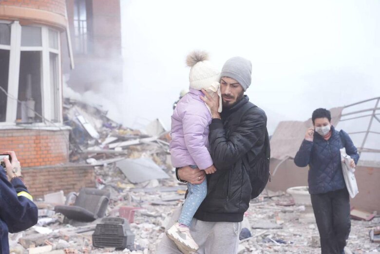Consequences of missile strike by RF on house in Odesa 09