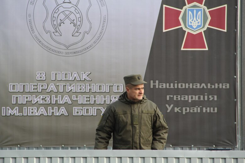 Командир штурмової бригади Нацгвардії Червона Калина Олександр Охріменко: Ніхто нікого не відправляє на фронт відразу. До підготовки залучаються найкращі інструктори з вогневої і тактичної підготовки 02