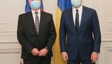 Шмыгаль договорился с заместителем Помпео Биганом о помощи в борьбе с COVID-19